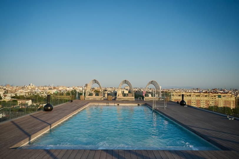 terrazas en valencia novotel skybar