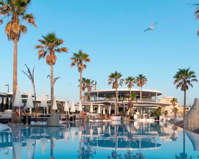 restaurantes-con-terraza-en-valencia-marina-beach (1)